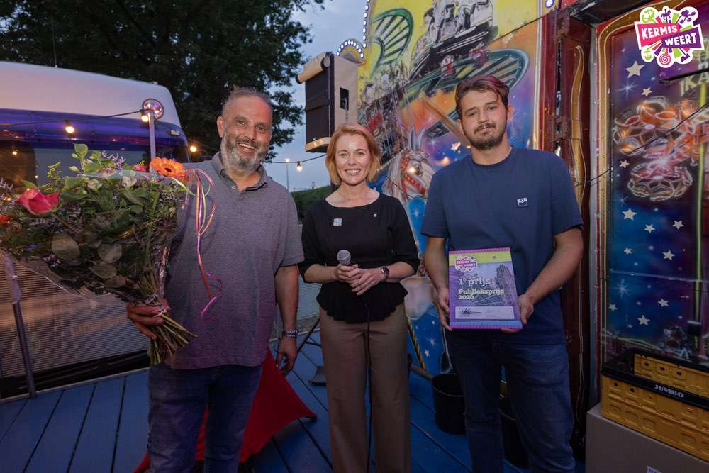 Foto: 'Uitreiking kermisprijzen 12'.